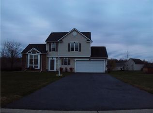 27 Eastview Commons Rd, Rochester, NY 14624