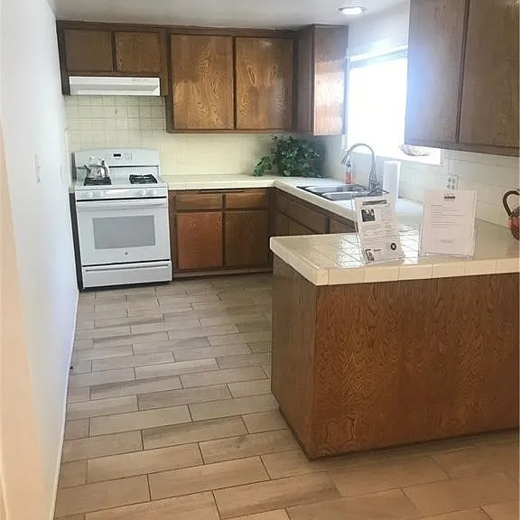 921 S Leland St — Photo 10