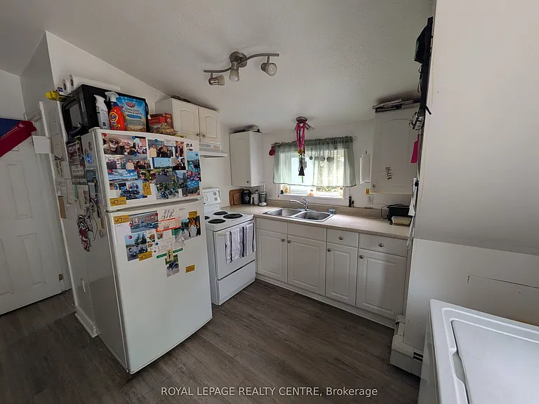 10 Dufferin St — Photo 4