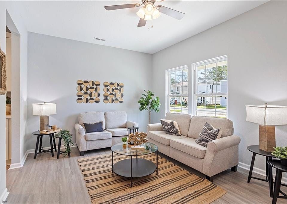 1st image of 1107 Railroad Ave