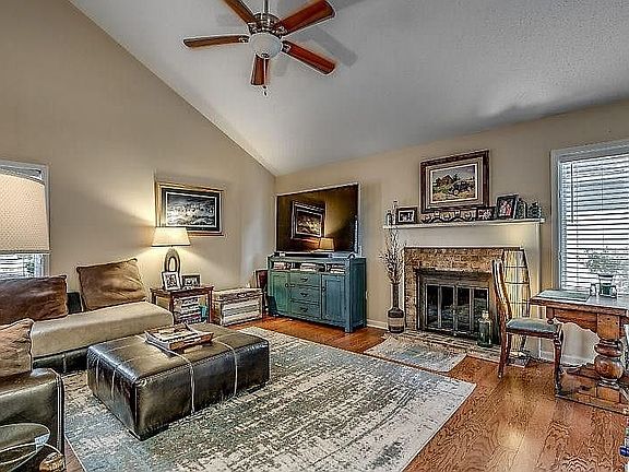 Call owner - (561)247-3271