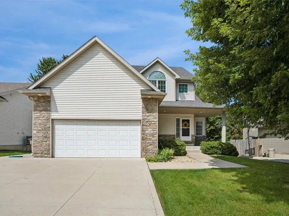 1305 Parkhill Dr, Norwalk, IA 50211
