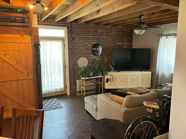 2918 Gaylord St — Photo 4