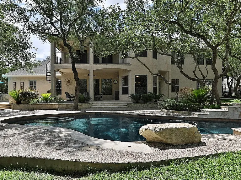 25815 Mount Carillon — Photo 1