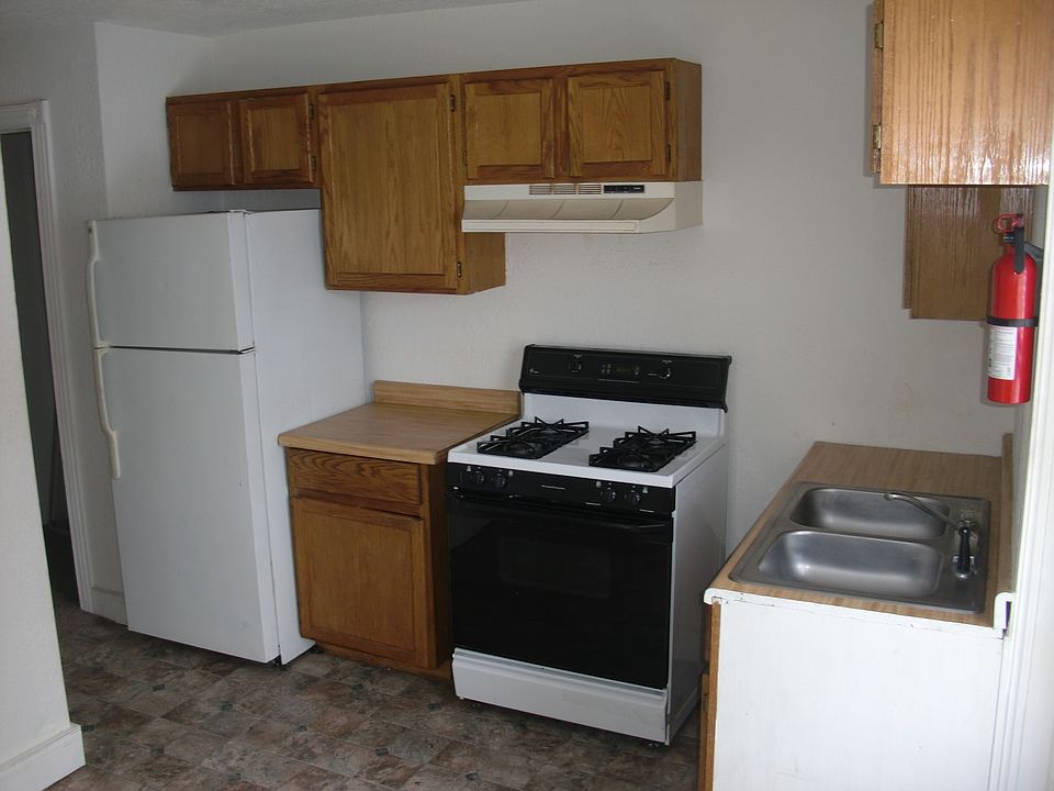 2nd image of 416 W Locust St