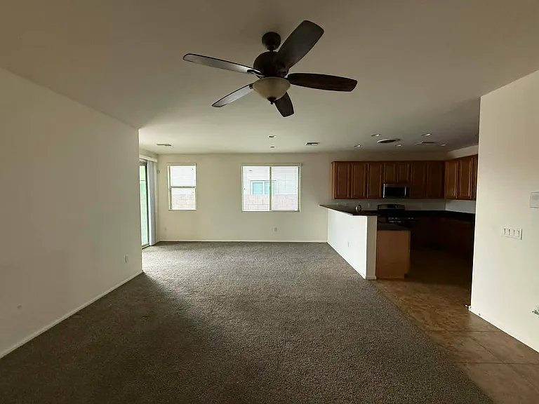 10450 S Cutting Horse Dr — Photo 7