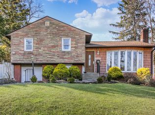 8 Dunham Rd, Hartsdale, NY 10530