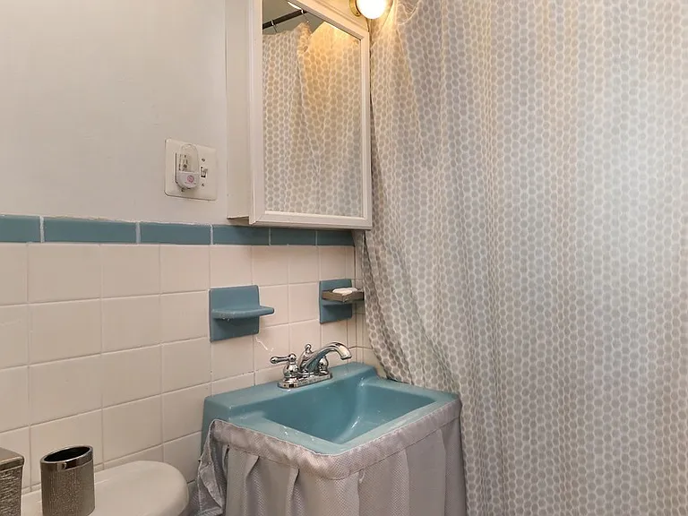 11-13 Holyoke St #1 — Photo 12