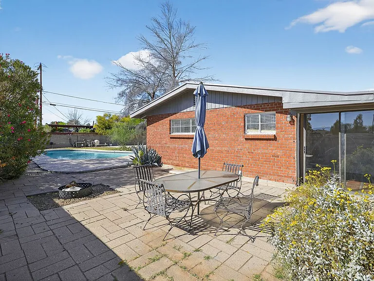 2272 E. Blacklidge Dr. — Photo 6