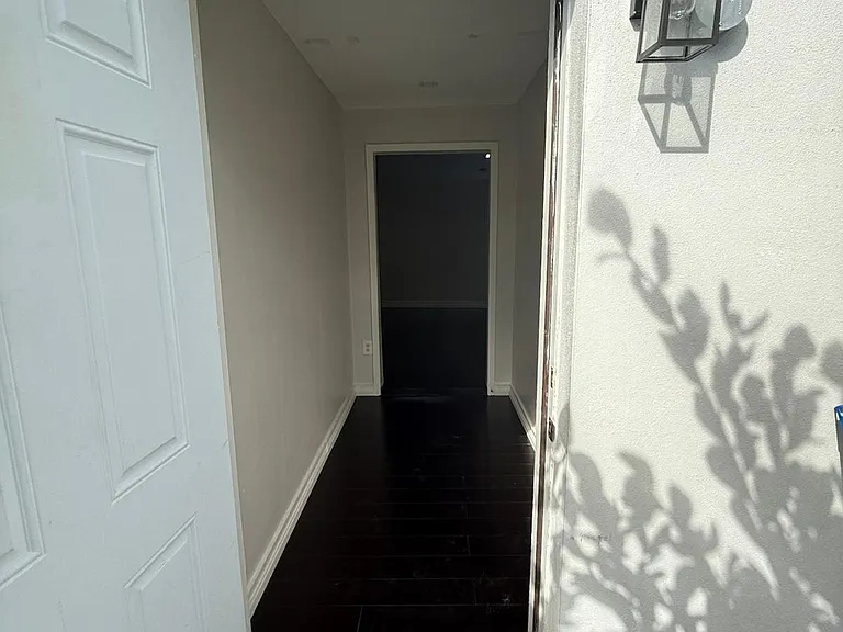 1365 W 5th Ct — Photo 11