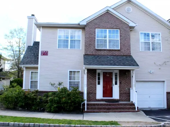 108 Forest Dr, Piscataway, NJ 08854