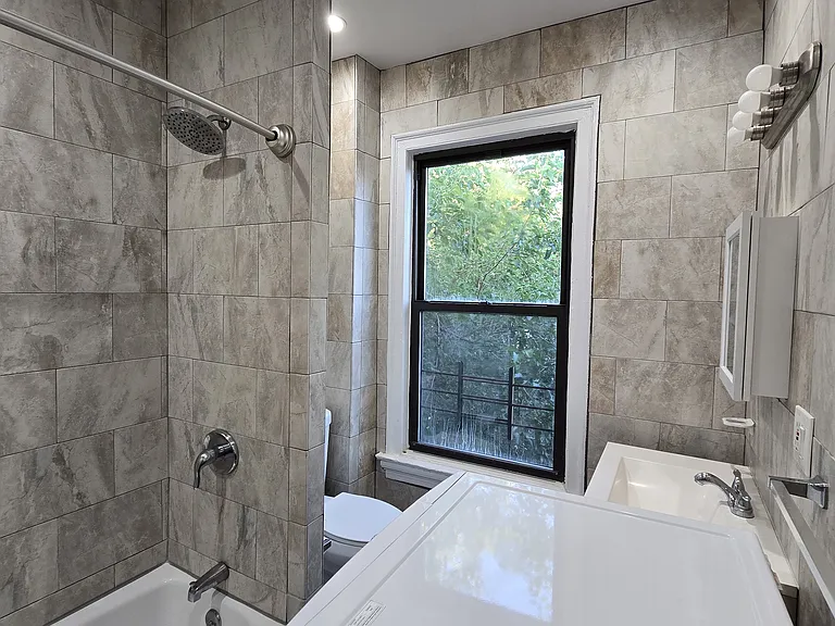 27 Wakeman Ave #3 — Photo 5