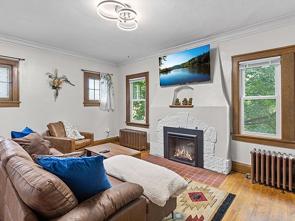 4th image of 15 Arthur Ave SE APT 2