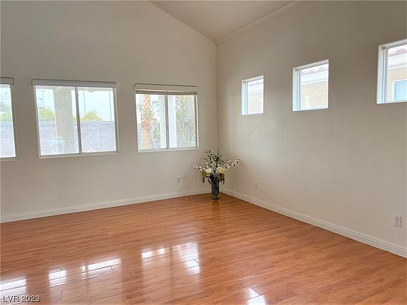 4th image of 3332 Moon River St