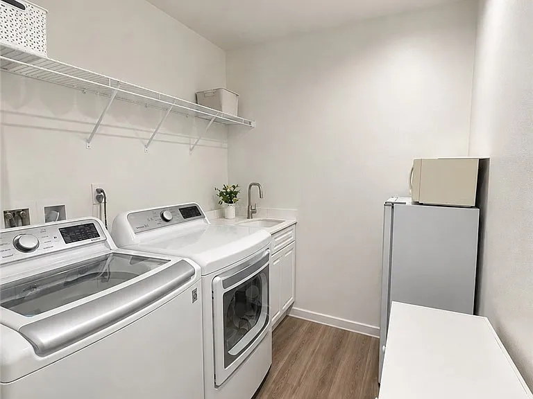 9677 Mondrian Ln — Photo 23