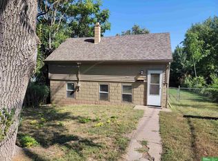 3621 N 63rd St, Omaha, NE 68104