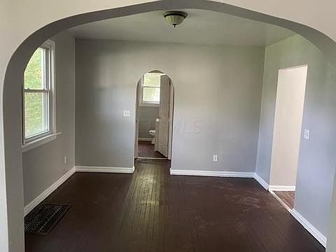 2nd image of 2206 Quebec Rd