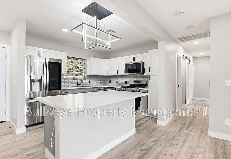 2022 N 40th St — Photo 13