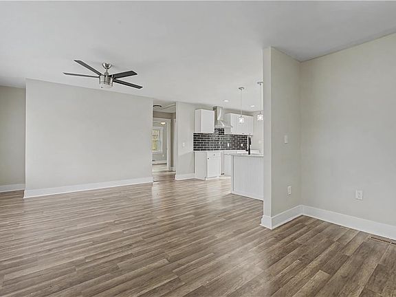 5th image of 2835 Laguna Dr