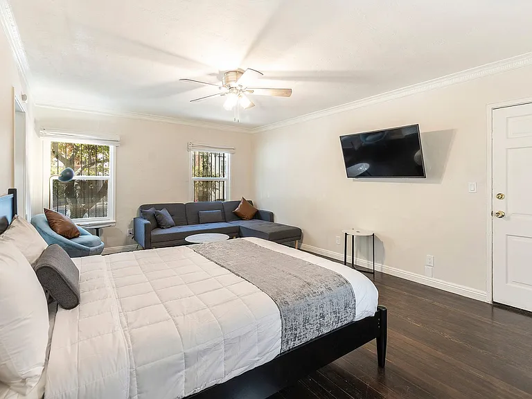 THE NORM @ 750 Normandie Ave — Photo 13