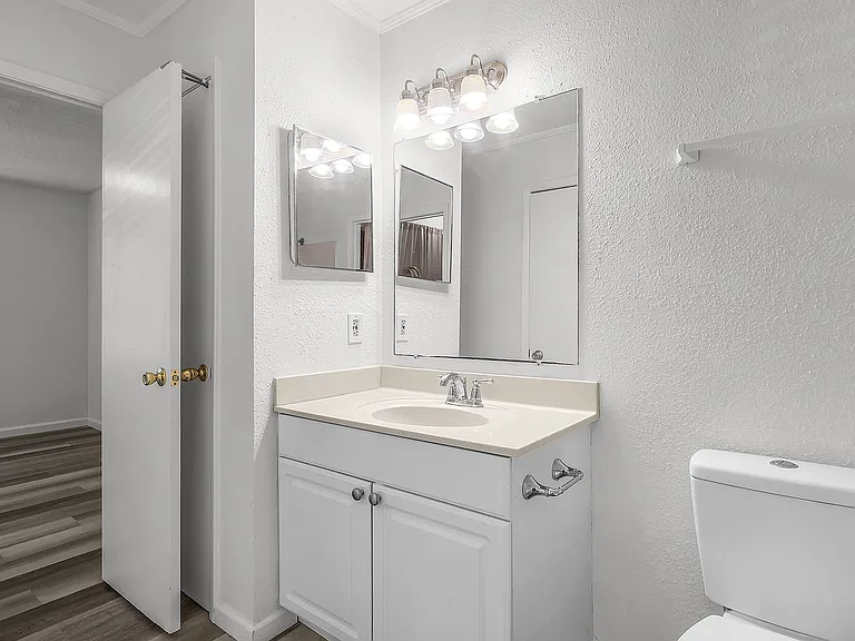 401 N Cromwell Rd #T1 — Photo 10