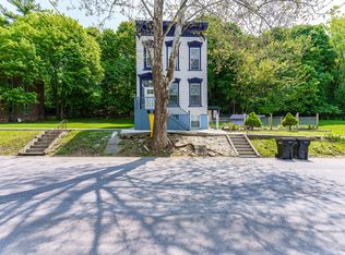 58 9th St, Troy, NY 12180