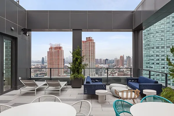 Rented by Greystar | media 38