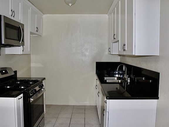 3rd image of 17217 Yukon Ave