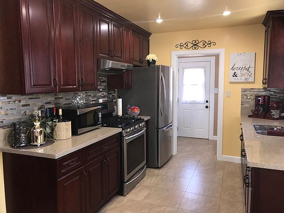 3rd image of 4149 Knoxville Ave
