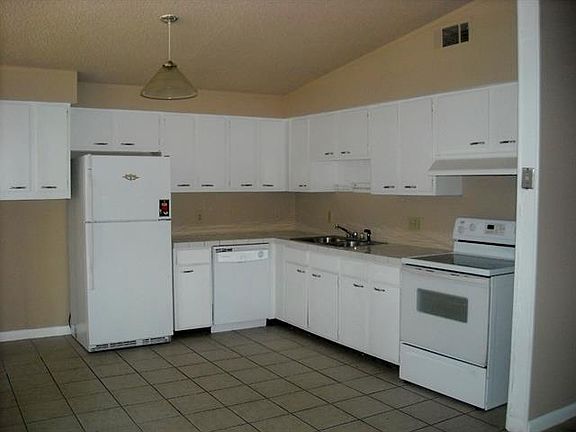 2nd image of 3111 Fritz Hughes Park Rd #3111