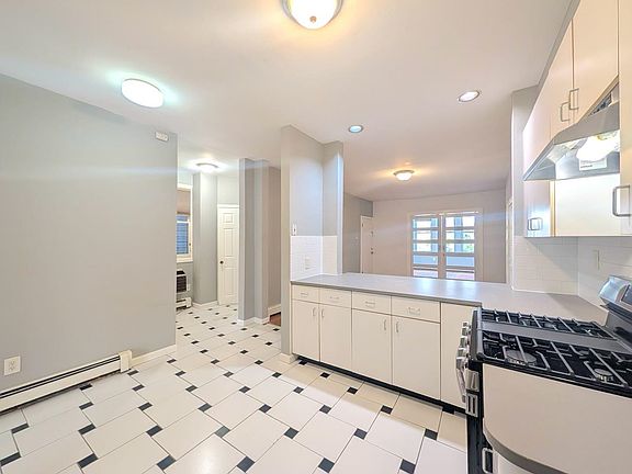 4th image of 69 Beacon Ave Floor 2
