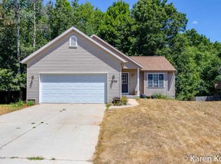 1206 Tamarack Ct, Greenville, MI 48838