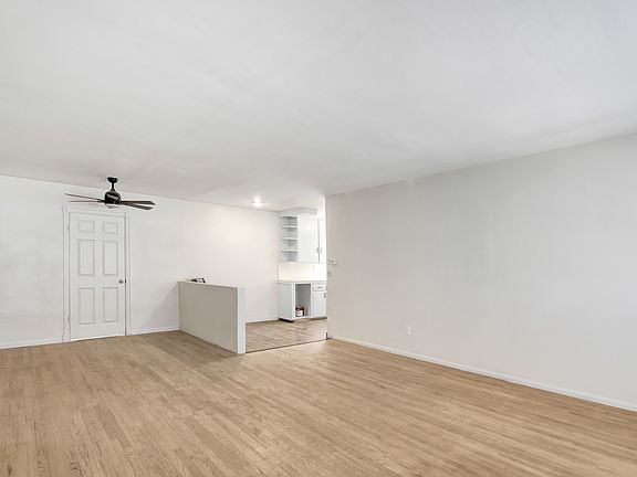 3rd image of 17271 Upland Ave
