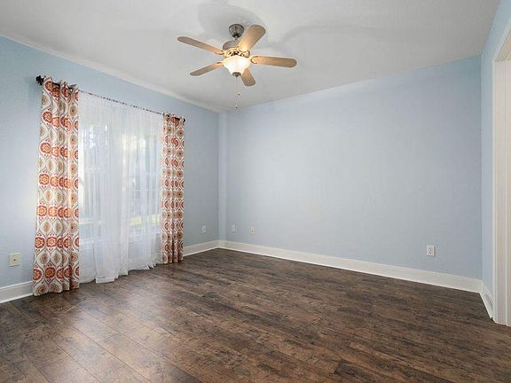 4th image of 407 S Johnson Ave