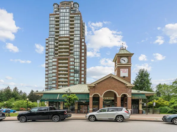 6833 Station Hill Dr #706, Burnaby, BC V3N 5E1