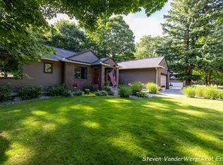 13279 Fox Ridge Ct, Grand Haven, MI 49417
