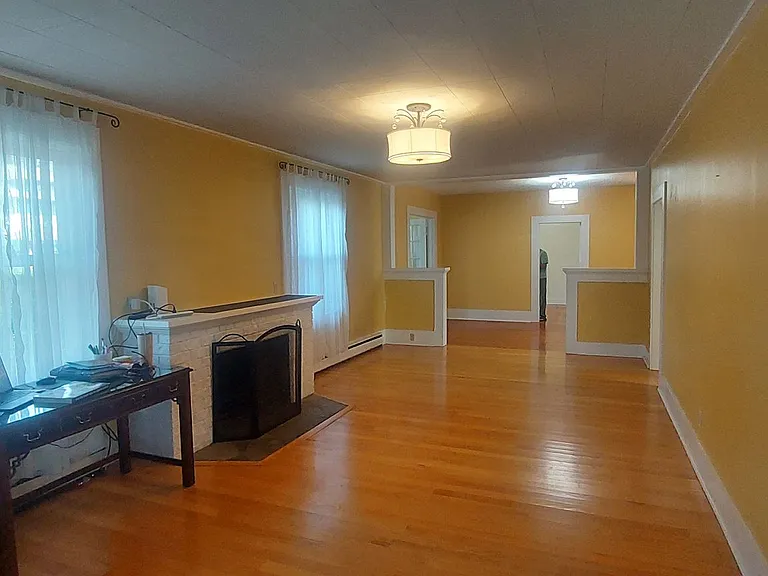 1614 Eldridge Ave — Photo 7