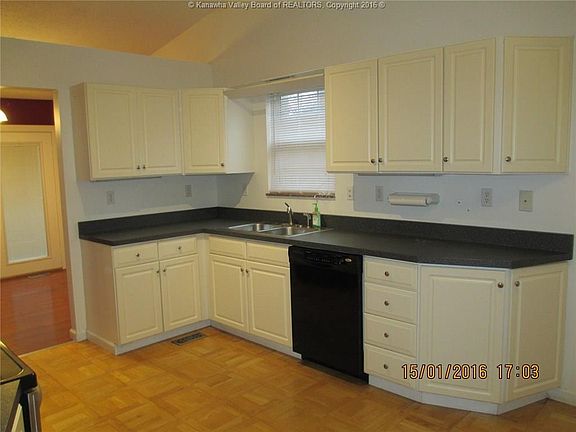 4th image of 1110 Lynn St