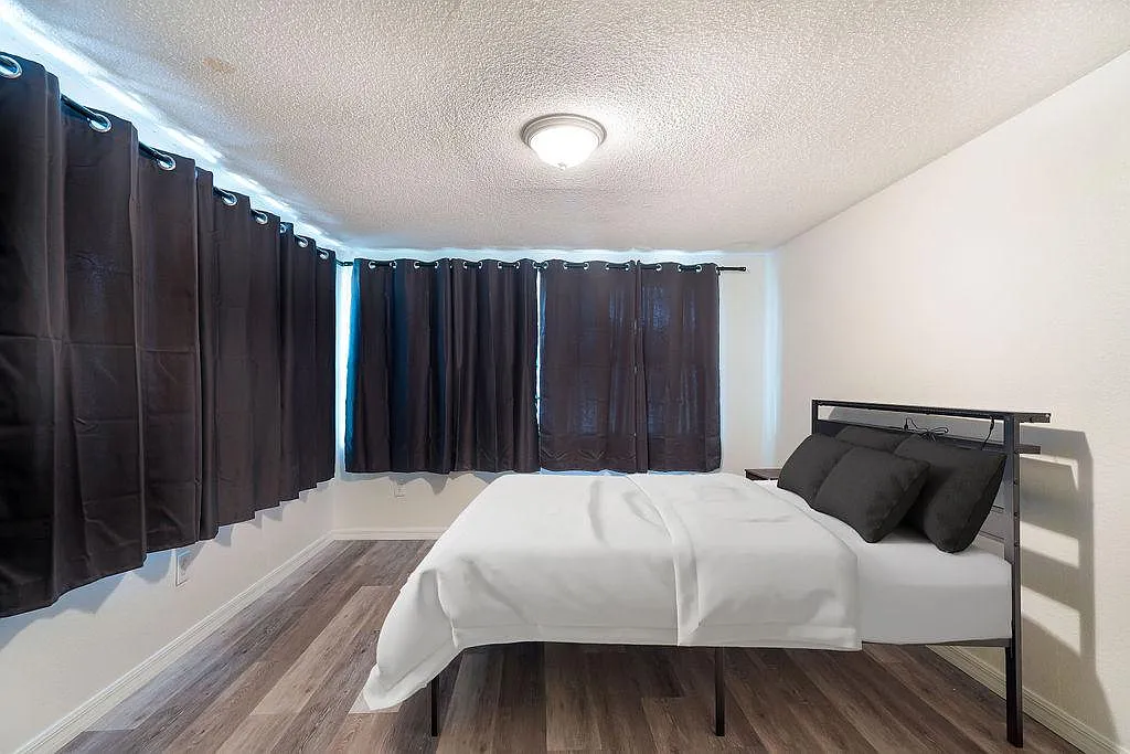 4 bed, 2.0 bath, 1652 sqft, $905 — Photo 2
