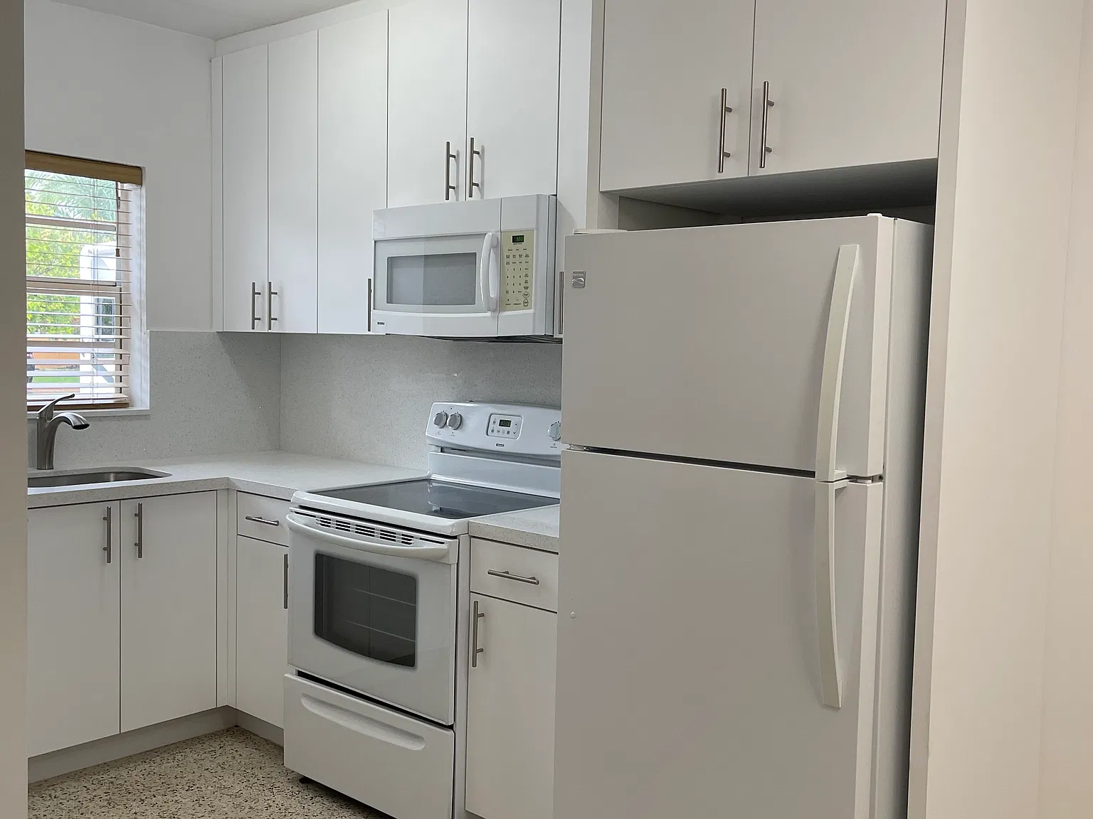 1 bed, 1160 sqft, $1,700 — Photo 4