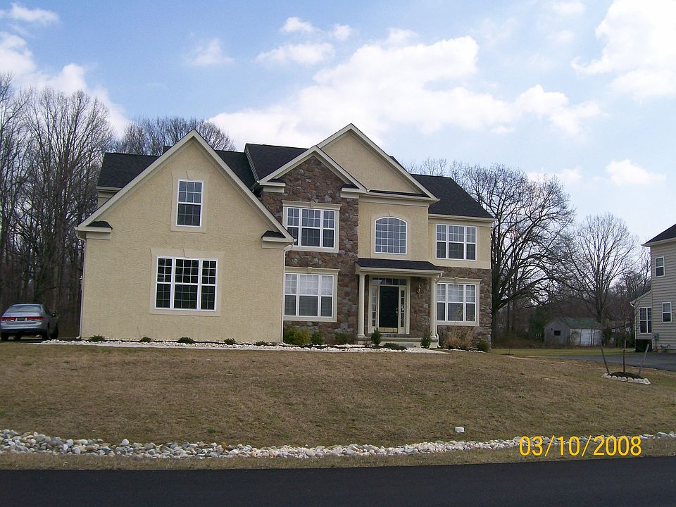 1st image of 27 Berkley Dr