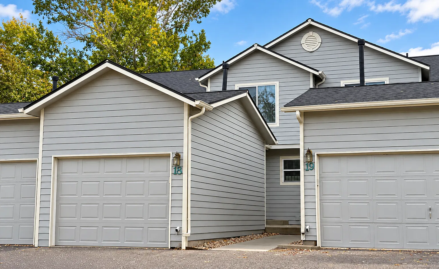 3 bed, 2.5 bath, 1557 sqft, $2,300 — Photo 1