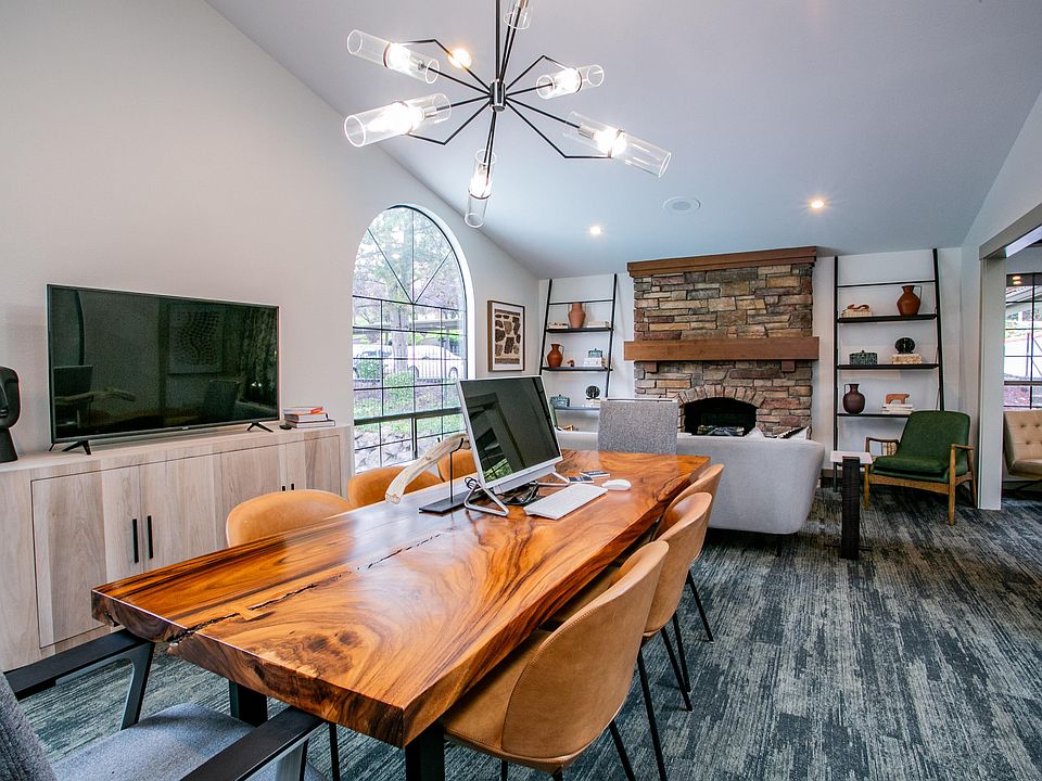 Clubhouse Lounge and Work Desk
