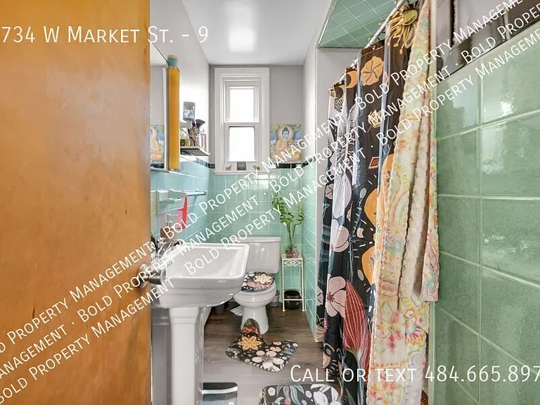1734 W Market St #9 — Photo 4