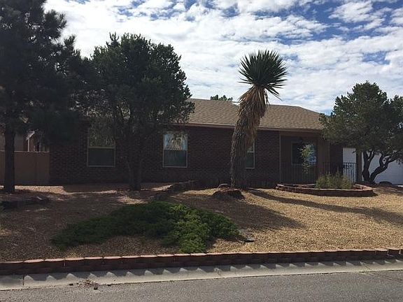 850 Bunker Rd. SE, Rio Rancho. Front of house