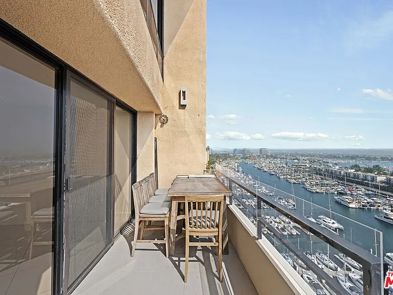 4267 Marina City Dr #Penthouse 4 — Photo 20