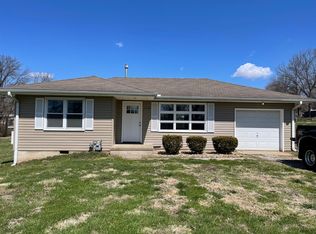 7518 Walnut St, Pleasant Valley, MO 64068
