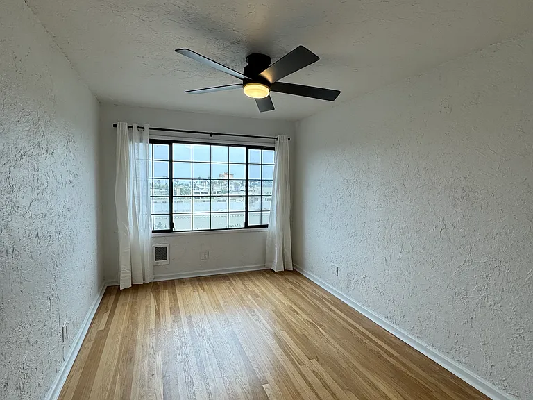 590 Poli St — Photo 11