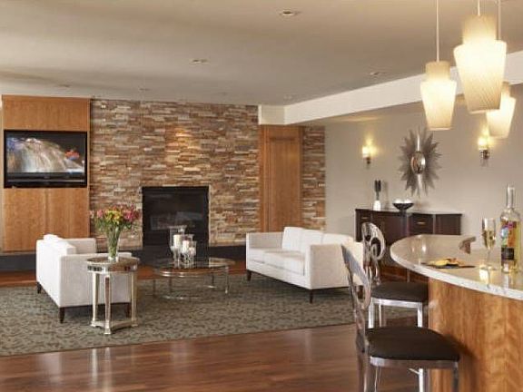 Glamorous Party Room