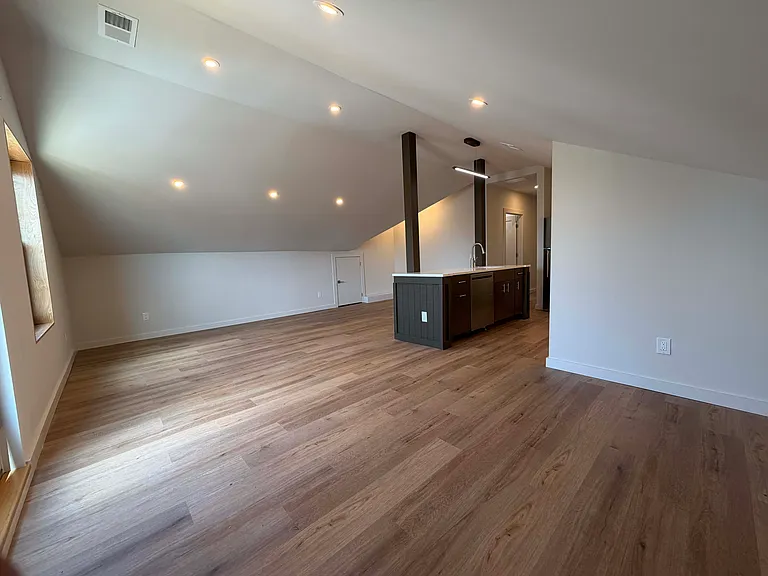 20 W 3rd St #3 — Photo 6